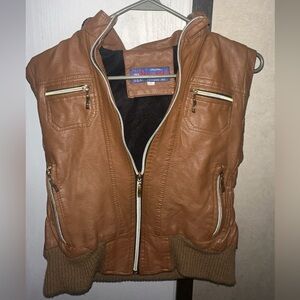 Brown leather jacket/vest. Size small